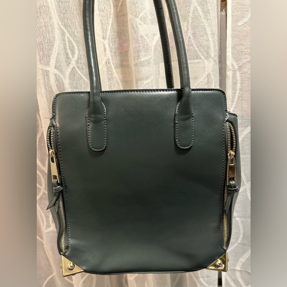 Lionel Tote